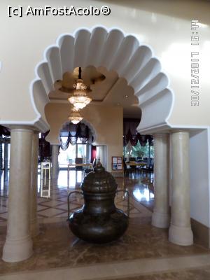 [P41] În lobby » foto by Alina53
 - 
<span class="allrVoted glyphicon glyphicon-heart hidden" id="av938517"></span>
<a class="m-l-10 hidden" id="sv938517" onclick="voting_Foto_DelVot(,938517,96)" role="button">șterge vot <span class="glyphicon glyphicon-remove"></span></a>
<a id="v9938517" class=" c-red"  onclick="voting_Foto_SetVot(938517)" role="button"><span class="glyphicon glyphicon-heart-empty"></span> <b>LIKE</b> = Votează poza</a> <img class="hidden"  id="f938517W9" src="/imagini/loader.gif" border="0" /><span class="AjErrMes hidden" id="e938517ErM"></span>
