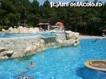 [P01] Piscina cu cascada » foto by razvand
 - 
<span class="allrVoted glyphicon glyphicon-heart hidden" id="av249565"></span>
<a class="m-l-10 hidden" id="sv249565" onclick="voting_Foto_DelVot(,249565,976)" role="button">șterge vot <span class="glyphicon glyphicon-remove"></span></a>
<a id="v9249565" class=" c-red"  onclick="voting_Foto_SetVot(249565)" role="button"><span class="glyphicon glyphicon-heart-empty"></span> <b>LIKE</b> = Votează poza</a> <img class="hidden"  id="f249565W9" src="/imagini/loader.gif" border="0" /><span class="AjErrMes hidden" id="e249565ErM"></span>