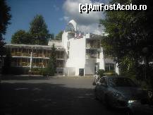 [P37] intrarea laterala... statia este exact in partea stinga...  » foto by kukla
 - 
<span class="allrVoted glyphicon glyphicon-heart hidden" id="av463181"></span>
<a class="m-l-10 hidden" id="sv463181" onclick="voting_Foto_DelVot(,463181,976)" role="button">șterge vot <span class="glyphicon glyphicon-remove"></span></a>
<a id="v9463181" class=" c-red"  onclick="voting_Foto_SetVot(463181)" role="button"><span class="glyphicon glyphicon-heart-empty"></span> <b>LIKE</b> = Votează poza</a> <img class="hidden"  id="f463181W9" src="/imagini/loader.gif" border="0" /><span class="AjErrMes hidden" id="e463181ErM"></span>