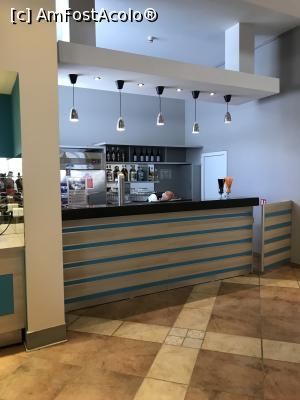 [P32] Ralitsa, prin restaurant, acesta este barul » foto by krisstinna
 - 
<span class="allrVoted glyphicon glyphicon-heart hidden" id="av958464"></span>
<a class="m-l-10 hidden" id="sv958464" onclick="voting_Foto_DelVot(,958464,976)" role="button">șterge vot <span class="glyphicon glyphicon-remove"></span></a>
<a id="v9958464" class=" c-red"  onclick="voting_Foto_SetVot(958464)" role="button"><span class="glyphicon glyphicon-heart-empty"></span> <b>LIKE</b> = Votează poza</a> <img class="hidden"  id="f958464W9" src="/imagini/loader.gif" border="0" /><span class="AjErrMes hidden" id="e958464ErM"></span>