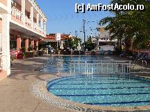 [P10] in curtea interioara la hotel » foto by killtox
 - 
<span class="allrVoted glyphicon glyphicon-heart hidden" id="av239969"></span>
<a class="m-l-10 hidden" id="sv239969" onclick="voting_Foto_DelVot(,239969,993)" role="button">șterge vot <span class="glyphicon glyphicon-remove"></span></a>
<a id="v9239969" class=" c-red"  onclick="voting_Foto_SetVot(239969)" role="button"><span class="glyphicon glyphicon-heart-empty"></span> <b>LIKE</b> = Votează poza</a> <img class="hidden"  id="f239969W9" src="/imagini/loader.gif" border="0" /><span class="AjErrMes hidden" id="e239969ErM"></span>