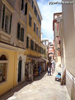[P17] Corfu Town: stradute inguste, pavate cu piatra alunecoasa » foto by Ammelie
 - 
<span class="allrVoted glyphicon glyphicon-heart hidden" id="av623591"></span>
<a class="m-l-10 hidden" id="sv623591" onclick="voting_Foto_DelVot(,623591,993)" role="button">șterge vot <span class="glyphicon glyphicon-remove"></span></a>
<a id="v9623591" class=" c-red"  onclick="voting_Foto_SetVot(623591)" role="button"><span class="glyphicon glyphicon-heart-empty"></span> <b>LIKE</b> = Votează poza</a> <img class="hidden"  id="f623591W9" src="/imagini/loader.gif" border="0" /><span class="AjErrMes hidden" id="e623591ErM"></span>