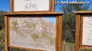 [P05] Panourile de afișaj de la intrarea în satul Paleo Perithia » foto by ebirsan
 - 
<span class="allrVoted glyphicon glyphicon-heart hidden" id="av563073"></span>
<a class="m-l-10 hidden" id="sv563073" onclick="voting_Foto_DelVot(,563073,993)" role="button">șterge vot <span class="glyphicon glyphicon-remove"></span></a>
<a id="v9563073" class=" c-red"  onclick="voting_Foto_SetVot(563073)" role="button"><span class="glyphicon glyphicon-heart-empty"></span> <b>LIKE</b> = Votează poza</a> <img class="hidden"  id="f563073W9" src="/imagini/loader.gif" border="0" /><span class="AjErrMes hidden" id="e563073ErM"></span>