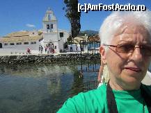 [P16] Manastirea Vlaherna. De pe digul din apropiere avem o superba panorama asupra insulei Pontikonissi si a aeroportului
cu una din cele mai scurte piste din Europa (a 3-a)  » foto by bica adriana
 - 
<span class="allrVoted glyphicon glyphicon-heart hidden" id="av430210"></span>
<a class="m-l-10 hidden" id="sv430210" onclick="voting_Foto_DelVot(,430210,993)" role="button">șterge vot <span class="glyphicon glyphicon-remove"></span></a>
<a id="v9430210" class=" c-red"  onclick="voting_Foto_SetVot(430210)" role="button"><span class="glyphicon glyphicon-heart-empty"></span> <b>LIKE</b> = Votează poza</a> <img class="hidden"  id="f430210W9" src="/imagini/loader.gif" border="0" /><span class="AjErrMes hidden" id="e430210ErM"></span>