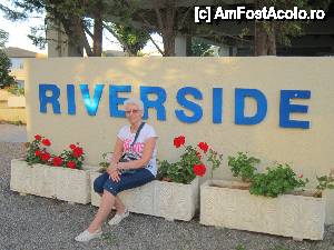 [P13] Resortul este foarte mare, are 5 sau 6 corpuri de cladiri si mai multe bungalouri. Se pare ca in spatele acestui panou se afla corpul RIVERSIDE, unde in plin sezon sunt cazati romanii si nu are cea mai buna reputatie » foto by bica adriana
 - 
<span class="allrVoted glyphicon glyphicon-heart hidden" id="av430436"></span>
<a class="m-l-10 hidden" id="sv430436" onclick="voting_Foto_DelVot(,430436,993)" role="button">șterge vot <span class="glyphicon glyphicon-remove"></span></a>
<a id="v9430436" class=" c-red"  onclick="voting_Foto_SetVot(430436)" role="button"><span class="glyphicon glyphicon-heart-empty"></span> <b>LIKE</b> = Votează poza</a> <img class="hidden"  id="f430436W9" src="/imagini/loader.gif" border="0" /><span class="AjErrMes hidden" id="e430436ErM"></span>