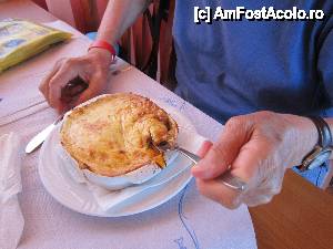 [P27] Celebra 'musaka'. Daca vreti sa nu=i suparati pe greci, nu spuneti ca acest fel de mancare ar fi de origine turceasca! in niciun caz!  » foto by bica adriana
 - 
<span class="allrVoted glyphicon glyphicon-heart hidden" id="av430450"></span>
<a class="m-l-10 hidden" id="sv430450" onclick="voting_Foto_DelVot(,430450,993)" role="button">șterge vot <span class="glyphicon glyphicon-remove"></span></a>
<a id="v9430450" class=" c-red"  onclick="voting_Foto_SetVot(430450)" role="button"><span class="glyphicon glyphicon-heart-empty"></span> <b>LIKE</b> = Votează poza</a> <img class="hidden"  id="f430450W9" src="/imagini/loader.gif" border="0" /><span class="AjErrMes hidden" id="e430450ErM"></span>