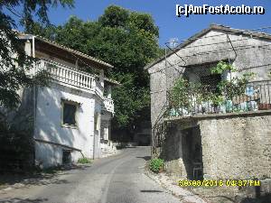 [P59] trecand prin satul Strinilas in drum spre varful Pantokrator » foto by adryana
 - 
<span class="allrVoted glyphicon glyphicon-heart hidden" id="av669352"></span>
<a class="m-l-10 hidden" id="sv669352" onclick="voting_Foto_DelVot(,669352,993)" role="button">șterge vot <span class="glyphicon glyphicon-remove"></span></a>
<a id="v9669352" class=" c-red"  onclick="voting_Foto_SetVot(669352)" role="button"><span class="glyphicon glyphicon-heart-empty"></span> <b>LIKE</b> = Votează poza</a> <img class="hidden"  id="f669352W9" src="/imagini/loader.gif" border="0" /><span class="AjErrMes hidden" id="e669352ErM"></span>