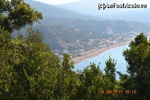 [P235] 7a) Afionas-peisaj vazut de sus de la taverna Dyonissos asupra golfului de la Agios Giorgios Nord » foto by adryana
 - 
<span class="allrVoted glyphicon glyphicon-heart hidden" id="av672071"></span>
<a class="m-l-10 hidden" id="sv672071" onclick="voting_Foto_DelVot(,672071,993)" role="button">șterge vot <span class="glyphicon glyphicon-remove"></span></a>
<a id="v9672071" class=" c-red"  onclick="voting_Foto_SetVot(672071)" role="button"><span class="glyphicon glyphicon-heart-empty"></span> <b>LIKE</b> = Votează poza</a> <img class="hidden"  id="f672071W9" src="/imagini/loader.gif" border="0" /><span class="AjErrMes hidden" id="e672071ErM"></span>