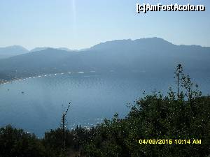 [P239] 7a) Afionas-peisaj vazut de sus de la taverna Dyonissos asupra golfului de la Agios Giorgios Nord » foto by adryana
 - 
<span class="allrVoted glyphicon glyphicon-heart hidden" id="av672075"></span>
<a class="m-l-10 hidden" id="sv672075" onclick="voting_Foto_DelVot(,672075,993)" role="button">șterge vot <span class="glyphicon glyphicon-remove"></span></a>
<a id="v9672075" class=" c-red"  onclick="voting_Foto_SetVot(672075)" role="button"><span class="glyphicon glyphicon-heart-empty"></span> <b>LIKE</b> = Votează poza</a> <img class="hidden"  id="f672075W9" src="/imagini/loader.gif" border="0" /><span class="AjErrMes hidden" id="e672075ErM"></span>