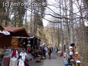 [P17] Suveniruri în drum spre Castelul Peleș » foto by geta10
 - 
<span class="allrVoted glyphicon glyphicon-heart hidden" id="av1296718"></span>
<a class="m-l-10 hidden" id="sv1296718" onclick="voting_Foto_DelVot(,1296718,1004)" role="button">șterge vot <span class="glyphicon glyphicon-remove"></span></a>
<a id="v91296718" class=" c-red"  onclick="voting_Foto_SetVot(1296718)" role="button"><span class="glyphicon glyphicon-heart-empty"></span> <b>LIKE</b> = Votează poza</a> <img class="hidden"  id="f1296718W9" src="/imagini/loader.gif" border="0" /><span class="AjErrMes hidden" id="e1296718ErM"></span>