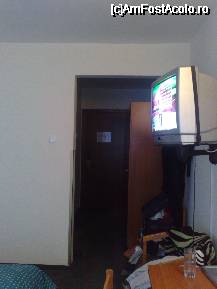 [P06] Camera de hotel vazuta dinspre ferastra inspre usa de la intrare » foto by Clotilde
 - 
<span class="allrVoted glyphicon glyphicon-heart hidden" id="av167092"></span>
<a class="m-l-10 hidden" id="sv167092" onclick="voting_Foto_DelVot(,167092,1004)" role="button">șterge vot <span class="glyphicon glyphicon-remove"></span></a>
<a id="v9167092" class=" c-red"  onclick="voting_Foto_SetVot(167092)" role="button"><span class="glyphicon glyphicon-heart-empty"></span> <b>LIKE</b> = Votează poza</a> <img class="hidden"  id="f167092W9" src="/imagini/loader.gif" border="0" /><span class="AjErrMes hidden" id="e167092ErM"></span>