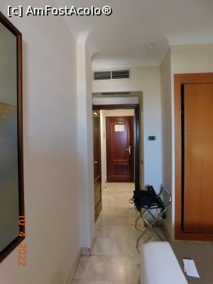 [P12] Hotel Principe Paz, pe holul camerei noastre » foto by irinad
 - 
<span class="allrVoted glyphicon glyphicon-heart hidden" id="av1299022"></span>
<a class="m-l-10 hidden" id="sv1299022" onclick="voting_Foto_DelVot(,1299022,1036)" role="button">șterge vot <span class="glyphicon glyphicon-remove"></span></a>
<a id="v91299022" class=" c-red"  onclick="voting_Foto_SetVot(1299022)" role="button"><span class="glyphicon glyphicon-heart-empty"></span> <b>LIKE</b> = Votează poza</a> <img class="hidden"  id="f1299022W9" src="/imagini/loader.gif" border="0" /><span class="AjErrMes hidden" id="e1299022ErM"></span>