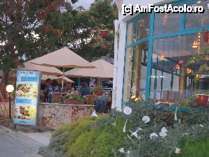 [P18] La restaurantul grecesc Kaliopa, totul ar fi fost perfect daca ne lasau sa spargem farfurii! (Glumesc)  » foto by bica adriana
 - 
<span class="allrVoted glyphicon glyphicon-heart hidden" id="av470603"></span>
<a class="m-l-10 hidden" id="sv470603" onclick="voting_Foto_DelVot(,470603,1042)" role="button">șterge vot <span class="glyphicon glyphicon-remove"></span></a>
<a id="v9470603" class=" c-red"  onclick="voting_Foto_SetVot(470603)" role="button"><span class="glyphicon glyphicon-heart-empty"></span> <b>LIKE</b> = Votează poza</a> <img class="hidden"  id="f470603W9" src="/imagini/loader.gif" border="0" /><span class="AjErrMes hidden" id="e470603ErM"></span>