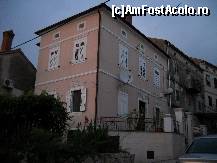 [P17] Omisalj - case in orasul vechi » foto by unumirut
 - 
<span class="allrVoted glyphicon glyphicon-heart hidden" id="av112979"></span>
<a class="m-l-10 hidden" id="sv112979" onclick="voting_Foto_DelVot(,112979,1056)" role="button">șterge vot <span class="glyphicon glyphicon-remove"></span></a>
<a id="v9112979" class=" c-red"  onclick="voting_Foto_SetVot(112979)" role="button"><span class="glyphicon glyphicon-heart-empty"></span> <b>LIKE</b> = Votează poza</a> <img class="hidden"  id="f112979W9" src="/imagini/loader.gif" border="0" /><span class="AjErrMes hidden" id="e112979ErM"></span>