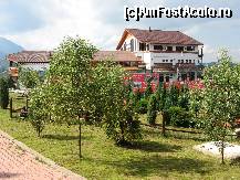 [P23] Peste tot natura, copaci, aer curat. Restaurantul vazut de departe » foto by amalyca
 - 
<span class="allrVoted glyphicon glyphicon-heart hidden" id="av138266"></span>
<a class="m-l-10 hidden" id="sv138266" onclick="voting_Foto_DelVot(,138266,1079)" role="button">șterge vot <span class="glyphicon glyphicon-remove"></span></a>
<a id="v9138266" class=" c-red"  onclick="voting_Foto_SetVot(138266)" role="button"><span class="glyphicon glyphicon-heart-empty"></span> <b>LIKE</b> = Votează poza</a> <img class="hidden"  id="f138266W9" src="/imagini/loader.gif" border="0" /><span class="AjErrMes hidden" id="e138266ErM"></span>