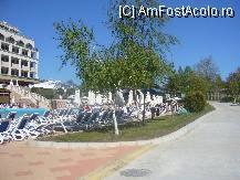 [P05] Hotel Nessebar Sol Bay - vedere laterala, zona piscinei » foto by magdalena
 - 
<span class="allrVoted glyphicon glyphicon-heart hidden" id="av70641"></span>
<a class="m-l-10 hidden" id="sv70641" onclick="voting_Foto_DelVot(,70641,1088)" role="button">șterge vot <span class="glyphicon glyphicon-remove"></span></a>
<a id="v970641" class=" c-red"  onclick="voting_Foto_SetVot(70641)" role="button"><span class="glyphicon glyphicon-heart-empty"></span> <b>LIKE</b> = Votează poza</a> <img class="hidden"  id="f70641W9" src="/imagini/loader.gif" border="0" /><span class="AjErrMes hidden" id="e70641ErM"></span>