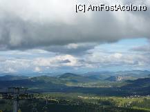 [P37] La 1500m altitudine, una din cele doua statiuni montane este situata, de fapt, pe un platou imens, parca ai fi intr-o depresiune. Cand vezi varfurile de peste 2000 m langa tine, cu zapada, iti dai seama ca nu-i asa... » foto by letalica
 - 
<span class="allrVoted glyphicon glyphicon-heart hidden" id="av13540"></span>
<a class="m-l-10 hidden" id="sv13540" onclick="voting_Foto_DelVot(,13540,1103)" role="button">șterge vot <span class="glyphicon glyphicon-remove"></span></a>
<a id="v913540" class=" c-red"  onclick="voting_Foto_SetVot(13540)" role="button"><span class="glyphicon glyphicon-heart-empty"></span> <b>LIKE</b> = Votează poza</a> <img class="hidden"  id="f13540W9" src="/imagini/loader.gif" border="0" /><span class="AjErrMes hidden" id="e13540ErM"></span>