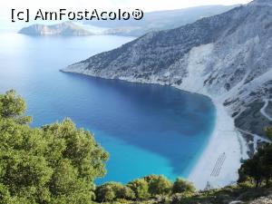 P55 [SEP-2016] Două dintr-o lovitură: fabuloasa Myrtos şi, în plan îndepărtat, Assos şi peninsula sa