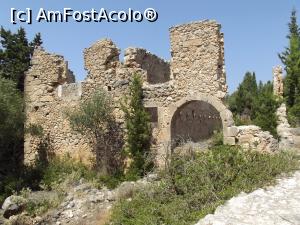 [P05] Ruine din incinta castelului Assos » foto by irinad
 - 
<span class="allrVoted glyphicon glyphicon-heart hidden" id="av836023"></span>
<a class="m-l-10 hidden" id="sv836023" onclick="voting_Foto_DelVot(,836023,1121)" role="button">șterge vot <span class="glyphicon glyphicon-remove"></span></a>
<a id="v9836023" class=" c-red"  onclick="voting_Foto_SetVot(836023)" role="button"><span class="glyphicon glyphicon-heart-empty"></span> <b>LIKE</b> = Votează poza</a> <img class="hidden"  id="f836023W9" src="/imagini/loader.gif" border="0" /><span class="AjErrMes hidden" id="e836023ErM"></span>