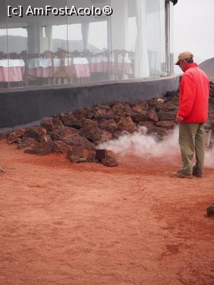 [P04] Pregătind geyser-ul (Timanfaya)  » foto by DanCld
 - 
<span class="allrVoted glyphicon glyphicon-heart hidden" id="av1004413"></span>
<a class="m-l-10 hidden" id="sv1004413" onclick="voting_Foto_DelVot(,1004413,1154)" role="button">șterge vot <span class="glyphicon glyphicon-remove"></span></a>
<a id="v91004413" class=" c-red"  onclick="voting_Foto_SetVot(1004413)" role="button"><span class="glyphicon glyphicon-heart-empty"></span> <b>LIKE</b> = Votează poza</a> <img class="hidden"  id="f1004413W9" src="/imagini/loader.gif" border="0" /><span class="AjErrMes hidden" id="e1004413ErM"></span>