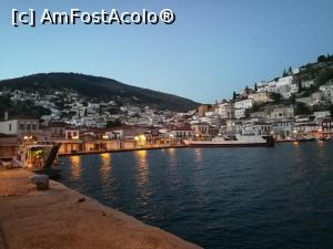 [P95] Se sting luminile în port (dimineața plecării din Hydra)  » foto by crismis
 - 
<span class="allrVoted glyphicon glyphicon-heart hidden" id="av947725"></span>
<a class="m-l-10 hidden" id="sv947725" onclick="voting_Foto_DelVot(,947725,1160)" role="button">șterge vot <span class="glyphicon glyphicon-remove"></span></a>
<a id="v9947725" class=" c-red"  onclick="voting_Foto_SetVot(947725)" role="button"><span class="glyphicon glyphicon-heart-empty"></span> <b>LIKE</b> = Votează poza</a> <img class="hidden"  id="f947725W9" src="/imagini/loader.gif" border="0" /><span class="AjErrMes hidden" id="e947725ErM"></span>