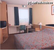 [P02] hotel ibis - camera » foto by turistul
 - 
<span class="allrVoted glyphicon glyphicon-heart hidden" id="av3602"></span>
<a class="m-l-10 hidden" id="sv3602" onclick="voting_Foto_DelVot(,3602,1169)" role="button">șterge vot <span class="glyphicon glyphicon-remove"></span></a>
<a id="v93602" class=" c-red"  onclick="voting_Foto_SetVot(3602)" role="button"><span class="glyphicon glyphicon-heart-empty"></span> <b>LIKE</b> = Votează poza</a> <img class="hidden"  id="f3602W9" src="/imagini/loader.gif" border="0" /><span class="AjErrMes hidden" id="e3602ErM"></span>