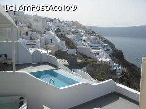 P23 [JUN-2016] Oia, fiecare apartament are piscina lui