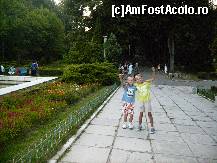 [P02] in parc, mai lipesc doar domnii cu monoclu si domnitele cu umbreluta » foto by anadragusin
 - 
<span class="allrVoted glyphicon glyphicon-heart hidden" id="av117413"></span>
<a class="m-l-10 hidden" id="sv117413" onclick="voting_Foto_DelVot(,117413,1203)" role="button">șterge vot <span class="glyphicon glyphicon-remove"></span></a>
<a id="v9117413" class=" c-red"  onclick="voting_Foto_SetVot(117413)" role="button"><span class="glyphicon glyphicon-heart-empty"></span> <b>LIKE</b> = Votează poza</a> <img class="hidden"  id="f117413W9" src="/imagini/loader.gif" border="0" /><span class="AjErrMes hidden" id="e117413ErM"></span>