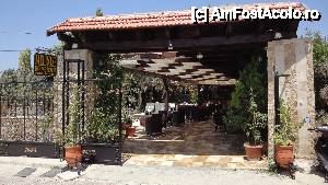 [P02] intrarea in hotel se face prin terasa » foto by raducondulimazi
 - 
<span class="allrVoted glyphicon glyphicon-heart hidden" id="av396880"></span>
<a class="m-l-10 hidden" id="sv396880" onclick="voting_Foto_DelVot(,396880,1205)" role="button">șterge vot <span class="glyphicon glyphicon-remove"></span></a>
<a id="v9396880" class=" c-red"  onclick="voting_Foto_SetVot(396880)" role="button"><span class="glyphicon glyphicon-heart-empty"></span> <b>LIKE</b> = Votează poza</a> <img class="hidden"  id="f396880W9" src="/imagini/loader.gif" border="0" /><span class="AjErrMes hidden" id="e396880ErM"></span>