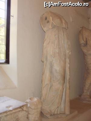 [P35] Piesă săsită cu prilejul săpăturilor efectuate la Epidavros, aflată în muzeul din imediata apropiere.  » foto by carmenvieru11
 - 
<span class="allrVoted glyphicon glyphicon-heart hidden" id="av698697"></span>
<a class="m-l-10 hidden" id="sv698697" onclick="voting_Foto_DelVot(,698697,1227)" role="button">șterge vot <span class="glyphicon glyphicon-remove"></span></a>
<a id="v9698697" class=" c-red"  onclick="voting_Foto_SetVot(698697)" role="button"><span class="glyphicon glyphicon-heart-empty"></span> <b>LIKE</b> = Votează poza</a> <img class="hidden"  id="f698697W9" src="/imagini/loader.gif" border="0" /><span class="AjErrMes hidden" id="e698697ErM"></span>