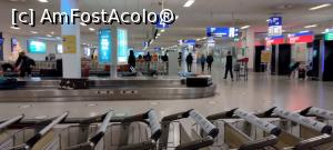 [P21] Atena. Aeroportul International Venizelos. Sa ridicam bagajele de pe banda (foto: 29.12.2021). » foto by ovidiuyepi
 - 
<span class="allrVoted glyphicon glyphicon-heart hidden" id="av1275582"></span>
<a class="m-l-10 hidden" id="sv1275582" onclick="voting_Foto_DelVot(,1275582,1227)" role="button">șterge vot <span class="glyphicon glyphicon-remove"></span></a>
<a id="v91275582" class=" c-red"  onclick="voting_Foto_SetVot(1275582)" role="button"><span class="glyphicon glyphicon-heart-empty"></span> <b>LIKE</b> = Votează poza</a> <img class="hidden"  id="f1275582W9" src="/imagini/loader.gif" border="0" /><span class="AjErrMes hidden" id="e1275582ErM"></span>