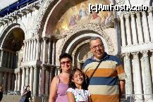 [P09] Familia fericita in fata Basilica di San Marco » foto by florintoma
 - 
<span class="allrVoted glyphicon glyphicon-heart hidden" id="av260243"></span>
<a class="m-l-10 hidden" id="sv260243" onclick="voting_Foto_DelVot(,260243,1229)" role="button">șterge vot <span class="glyphicon glyphicon-remove"></span></a>
<a id="v9260243" class=" c-red"  onclick="voting_Foto_SetVot(260243)" role="button"><span class="glyphicon glyphicon-heart-empty"></span> <b>LIKE</b> = Votează poza</a> <img class="hidden"  id="f260243W9" src="/imagini/loader.gif" border="0" /><span class="AjErrMes hidden" id="e260243ErM"></span>