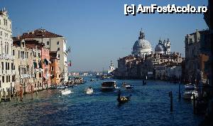 [P16] Canal Grande, pe dreapta Basilica di Santa Maria della Salute » foto by MCM
 - 
<span class="allrVoted glyphicon glyphicon-heart hidden" id="av402706"></span>
<a class="m-l-10 hidden" id="sv402706" onclick="voting_Foto_DelVot(,402706,1229)" role="button">șterge vot <span class="glyphicon glyphicon-remove"></span></a>
<a id="v9402706" class=" c-red"  onclick="voting_Foto_SetVot(402706)" role="button"><span class="glyphicon glyphicon-heart-empty"></span> <b>LIKE</b> = Votează poza</a> <img class="hidden"  id="f402706W9" src="/imagini/loader.gif" border="0" /><span class="AjErrMes hidden" id="e402706ErM"></span>