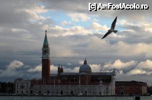 [P29] O fotografie tare draga mie. Basilica di San Giorgio Maggiore. Din turn se vede cea mai frumoasa panorama a lagunei si a orasului.  » foto by MCM
 - 
<span class="allrVoted glyphicon glyphicon-heart hidden" id="av402719"></span>
<a class="m-l-10 hidden" id="sv402719" onclick="voting_Foto_DelVot(,402719,1229)" role="button">șterge vot <span class="glyphicon glyphicon-remove"></span></a>
<a id="v9402719" class=" c-red"  onclick="voting_Foto_SetVot(402719)" role="button"><span class="glyphicon glyphicon-heart-empty"></span> <b>LIKE</b> = Votează poza</a> <img class="hidden"  id="f402719W9" src="/imagini/loader.gif" border="0" /><span class="AjErrMes hidden" id="e402719ErM"></span>