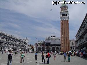 [P11] Piazza San Marco, in stanga Palatul Dogilor » foto by andreip2
 - 
<span class="allrVoted glyphicon glyphicon-heart hidden" id="av559969"></span>
<a class="m-l-10 hidden" id="sv559969" onclick="voting_Foto_DelVot(,559969,1229)" role="button">șterge vot <span class="glyphicon glyphicon-remove"></span></a>
<a id="v9559969" class=" c-red"  onclick="voting_Foto_SetVot(559969)" role="button"><span class="glyphicon glyphicon-heart-empty"></span> <b>LIKE</b> = Votează poza</a> <img class="hidden"  id="f559969W9" src="/imagini/loader.gif" border="0" /><span class="AjErrMes hidden" id="e559969ErM"></span>