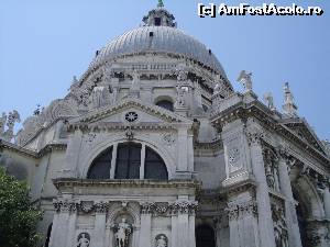 [P09] Soarele straluceste bland peste Basilica Santa Maria della Salute » foto by andreip2
 - 
<span class="allrVoted glyphicon glyphicon-heart hidden" id="av559967"></span>
<a class="m-l-10 hidden" id="sv559967" onclick="voting_Foto_DelVot(,559967,1229)" role="button">șterge vot <span class="glyphicon glyphicon-remove"></span></a>
<a id="v9559967" class=" c-red"  onclick="voting_Foto_SetVot(559967)" role="button"><span class="glyphicon glyphicon-heart-empty"></span> <b>LIKE</b> = Votează poza</a> <img class="hidden"  id="f559967W9" src="/imagini/loader.gif" border="0" /><span class="AjErrMes hidden" id="e559967ErM"></span>