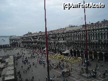 [P23] O parte din Piazza San Marco,vazuta de pe terasa de la ultimul nivel al basilicii. » foto by marcy74
 - 
<span class="allrVoted glyphicon glyphicon-heart hidden" id="av156157"></span>
<a class="m-l-10 hidden" id="sv156157" onclick="voting_Foto_DelVot(,156157,1229)" role="button">șterge vot <span class="glyphicon glyphicon-remove"></span></a>
<a id="v9156157" class=" c-red"  onclick="voting_Foto_SetVot(156157)" role="button"><span class="glyphicon glyphicon-heart-empty"></span> <b>LIKE</b> = Votează poza</a> <img class="hidden"  id="f156157W9" src="/imagini/loader.gif" border="0" /><span class="AjErrMes hidden" id="e156157ErM"></span>