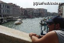 [P05] Pe Rialto....cu greu am gasit un loc unde sa nu sara vreun chinez prin fata aparatului. » foto by Alex_Macedo
 - 
<span class="allrVoted glyphicon glyphicon-heart hidden" id="av186829"></span>
<a class="m-l-10 hidden" id="sv186829" onclick="voting_Foto_DelVot(,186829,1229)" role="button">șterge vot <span class="glyphicon glyphicon-remove"></span></a>
<a id="v9186829" class=" c-red"  onclick="voting_Foto_SetVot(186829)" role="button"><span class="glyphicon glyphicon-heart-empty"></span> <b>LIKE</b> = Votează poza</a> <img class="hidden"  id="f186829W9" src="/imagini/loader.gif" border="0" /><span class="AjErrMes hidden" id="e186829ErM"></span>