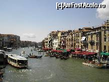 [P19] Canal Grande, văzut de pe podul Rialto » foto by Costi
 - 
<span class="allrVoted glyphicon glyphicon-heart hidden" id="av45987"></span>
<a class="m-l-10 hidden" id="sv45987" onclick="voting_Foto_DelVot(,45987,1229)" role="button">șterge vot <span class="glyphicon glyphicon-remove"></span></a>
<a id="v945987" class=" c-red"  onclick="voting_Foto_SetVot(45987)" role="button"><span class="glyphicon glyphicon-heart-empty"></span> <b>LIKE</b> = Votează poza</a> <img class="hidden"  id="f45987W9" src="/imagini/loader.gif" border="0" /><span class="AjErrMes hidden" id="e45987ErM"></span>