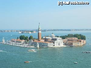 [P14] vedere din campanila asupra insulei San Giorgio Maggiore » foto by nini83
 - 
<span class="allrVoted glyphicon glyphicon-heart hidden" id="av688417"></span>
<a class="m-l-10 hidden" id="sv688417" onclick="voting_Foto_DelVot(,688417,1229)" role="button">șterge vot <span class="glyphicon glyphicon-remove"></span></a>
<a id="v9688417" class=" c-red"  onclick="voting_Foto_SetVot(688417)" role="button"><span class="glyphicon glyphicon-heart-empty"></span> <b>LIKE</b> = Votează poza</a> <img class="hidden"  id="f688417W9" src="/imagini/loader.gif" border="0" /><span class="AjErrMes hidden" id="e688417ErM"></span>