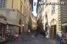 [P20] asa arata o strada in florenza » foto by guesswhoo*
 - 
<span class="allrVoted glyphicon glyphicon-heart hidden" id="av239539"></span>
<a class="m-l-10 hidden" id="sv239539" onclick="voting_Foto_DelVot(,239539,1230)" role="button">șterge vot <span class="glyphicon glyphicon-remove"></span></a>
<a id="v9239539" class=" c-red"  onclick="voting_Foto_SetVot(239539)" role="button"><span class="glyphicon glyphicon-heart-empty"></span> <b>LIKE</b> = Votează poza</a> <img class="hidden"  id="f239539W9" src="/imagini/loader.gif" border="0" /><span class="AjErrMes hidden" id="e239539ErM"></span>