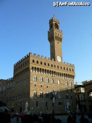 [P13] Palazzo Vecchio din Piazza della Signoria.  » foto by ariciu*
 - 
<span class="allrVoted glyphicon glyphicon-heart hidden" id="av481805"></span>
<a class="m-l-10 hidden" id="sv481805" onclick="voting_Foto_DelVot(,481805,1230)" role="button">șterge vot <span class="glyphicon glyphicon-remove"></span></a>
<a id="v9481805" class=" c-red"  onclick="voting_Foto_SetVot(481805)" role="button"><span class="glyphicon glyphicon-heart-empty"></span> <b>LIKE</b> = Votează poza</a> <img class="hidden"  id="f481805W9" src="/imagini/loader.gif" border="0" /><span class="AjErrMes hidden" id="e481805ErM"></span>