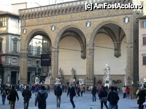 [P14] Piazza della Signoria și o parte din copiile operelor de artă.  » foto by ariciu*
 - 
<span class="allrVoted glyphicon glyphicon-heart hidden" id="av481806"></span>
<a class="m-l-10 hidden" id="sv481806" onclick="voting_Foto_DelVot(,481806,1230)" role="button">șterge vot <span class="glyphicon glyphicon-remove"></span></a>
<a id="v9481806" class=" c-red"  onclick="voting_Foto_SetVot(481806)" role="button"><span class="glyphicon glyphicon-heart-empty"></span> <b>LIKE</b> = Votează poza</a> <img class="hidden"  id="f481806W9" src="/imagini/loader.gif" border="0" /><span class="AjErrMes hidden" id="e481806ErM"></span>