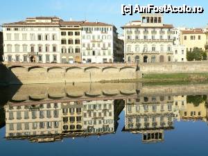 [P33] Ajunși pe malul râului Arno, în drum spre Santa Croce.  » foto by ariciu*
 - 
<span class="allrVoted glyphicon glyphicon-heart hidden" id="av481825"></span>
<a class="m-l-10 hidden" id="sv481825" onclick="voting_Foto_DelVot(,481825,1230)" role="button">șterge vot <span class="glyphicon glyphicon-remove"></span></a>
<a id="v9481825" class=" c-red"  onclick="voting_Foto_SetVot(481825)" role="button"><span class="glyphicon glyphicon-heart-empty"></span> <b>LIKE</b> = Votează poza</a> <img class="hidden"  id="f481825W9" src="/imagini/loader.gif" border="0" /><span class="AjErrMes hidden" id="e481825ErM"></span>