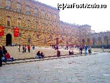 [P13] Firenze: Palazzo Pitti. Pe nisipul din fata stateau tineri, unii cntau la chitara, altii faceau poze...  » foto by Visan125
 - 
<span class="allrVoted glyphicon glyphicon-heart hidden" id="av410286"></span>
<a class="m-l-10 hidden" id="sv410286" onclick="voting_Foto_DelVot(,410286,1230)" role="button">șterge vot <span class="glyphicon glyphicon-remove"></span></a>
<a id="v9410286" class=" c-red"  onclick="voting_Foto_SetVot(410286)" role="button"><span class="glyphicon glyphicon-heart-empty"></span> <b>LIKE</b> = Votează poza</a> <img class="hidden"  id="f410286W9" src="/imagini/loader.gif" border="0" /><span class="AjErrMes hidden" id="e410286ErM"></span>