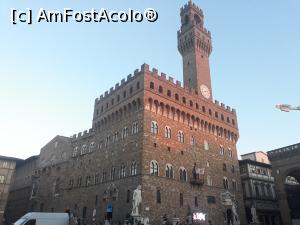 [P74] Palazzo Vecchio și Turnul cu ceas.  » foto by Aurici
 - 
<span class="allrVoted glyphicon glyphicon-heart hidden" id="av1087613"></span>
<a class="m-l-10 hidden" id="sv1087613" onclick="voting_Foto_DelVot(,1087613,1230)" role="button">șterge vot <span class="glyphicon glyphicon-remove"></span></a>
<a id="v91087613" class=" c-red"  onclick="voting_Foto_SetVot(1087613)" role="button"><span class="glyphicon glyphicon-heart-empty"></span> <b>LIKE</b> = Votează poza</a> <img class="hidden"  id="f1087613W9" src="/imagini/loader.gif" border="0" /><span class="AjErrMes hidden" id="e1087613ErM"></span>
