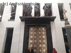 [P76] Muzeul Opera del Duomo și porțile originale ale Baptisteriului.  » foto by Aurici
 - 
<span class="allrVoted glyphicon glyphicon-heart hidden" id="av1087616"></span>
<a class="m-l-10 hidden" id="sv1087616" onclick="voting_Foto_DelVot(,1087616,1230)" role="button">șterge vot <span class="glyphicon glyphicon-remove"></span></a>
<a id="v91087616" class=" c-red"  onclick="voting_Foto_SetVot(1087616)" role="button"><span class="glyphicon glyphicon-heart-empty"></span> <b>LIKE</b> = Votează poza</a> <img class="hidden"  id="f1087616W9" src="/imagini/loader.gif" border="0" /><span class="AjErrMes hidden" id="e1087616ErM"></span>