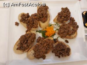 [P91] Măcar câteva farfurii din Florența. Bruschete din partea casei la o Chianineria de lângă Dom.  » foto by Aurici
 - 
<span class="allrVoted glyphicon glyphicon-heart hidden" id="av1087633"></span>
<a class="m-l-10 hidden" id="sv1087633" onclick="voting_Foto_DelVot(,1087633,1230)" role="button">șterge vot <span class="glyphicon glyphicon-remove"></span></a>
<a id="v91087633" class=" c-red"  onclick="voting_Foto_SetVot(1087633)" role="button"><span class="glyphicon glyphicon-heart-empty"></span> <b>LIKE</b> = Votează poza</a> <img class="hidden"  id="f1087633W9" src="/imagini/loader.gif" border="0" /><span class="AjErrMes hidden" id="e1087633ErM"></span>