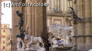 [P14] Piazza Signoriei - Loggia del Lanzi. Statuia lui Perseu si cei doi, Lei Medicis”.  » foto by ovidiuyepi
 - 
<span class="allrVoted glyphicon glyphicon-heart hidden" id="av1152794"></span>
<a class="m-l-10 hidden" id="sv1152794" onclick="voting_Foto_DelVot(,1152794,1230)" role="button">șterge vot <span class="glyphicon glyphicon-remove"></span></a>
<a id="v91152794" class=" c-red"  onclick="voting_Foto_SetVot(1152794)" role="button"><span class="glyphicon glyphicon-heart-empty"></span> <b>LIKE</b> = Votează poza</a> <img class="hidden"  id="f1152794W9" src="/imagini/loader.gif" border="0" /><span class="AjErrMes hidden" id="e1152794ErM"></span>