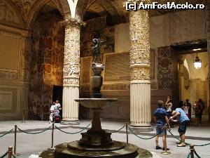 [P14] Statuie din Pallazo Vechio - Putto cu Delfin, realizata de Verrochio » foto by Mika
 - 
<span class="allrVoted glyphicon glyphicon-heart hidden" id="av620588"></span>
<a class="m-l-10 hidden" id="sv620588" onclick="voting_Foto_DelVot(,620588,1230)" role="button">șterge vot <span class="glyphicon glyphicon-remove"></span></a>
<a id="v9620588" class=" c-red"  onclick="voting_Foto_SetVot(620588)" role="button"><span class="glyphicon glyphicon-heart-empty"></span> <b>LIKE</b> = Votează poza</a> <img class="hidden"  id="f620588W9" src="/imagini/loader.gif" border="0" /><span class="AjErrMes hidden" id="e620588ErM"></span>